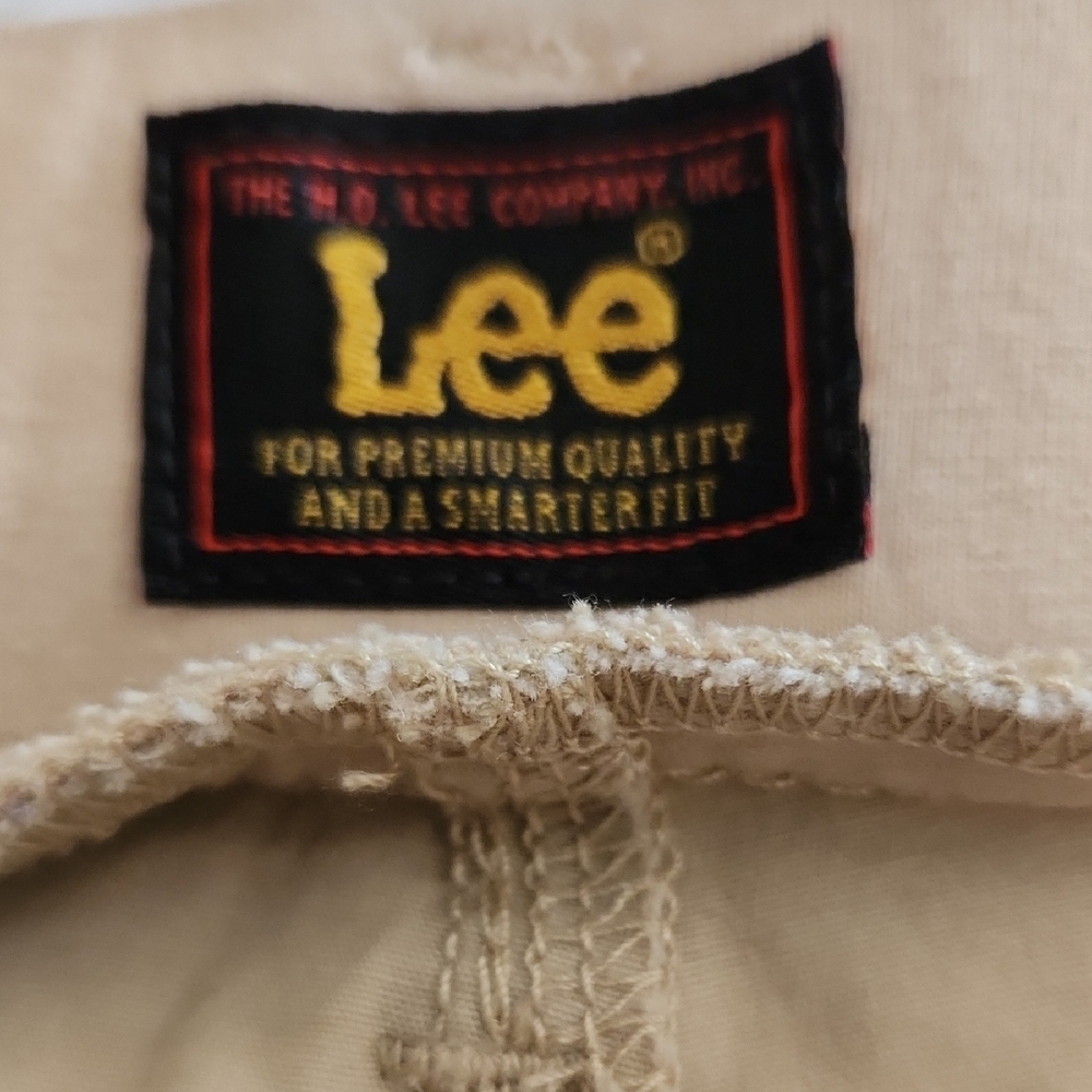 Women's Lee® Ultra Lux Comfort Flex to Go Utility Bermuda Shorts - Picture 5 of 7